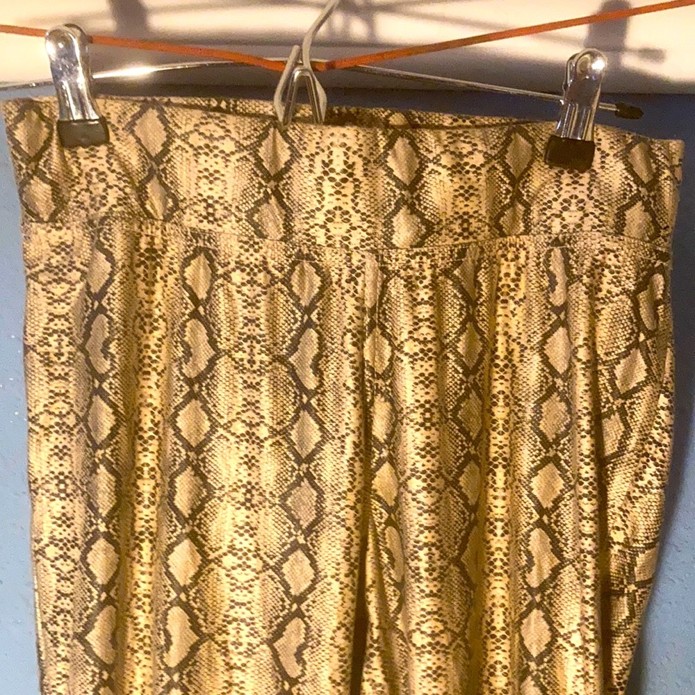 snake skin leggings by HUE size S